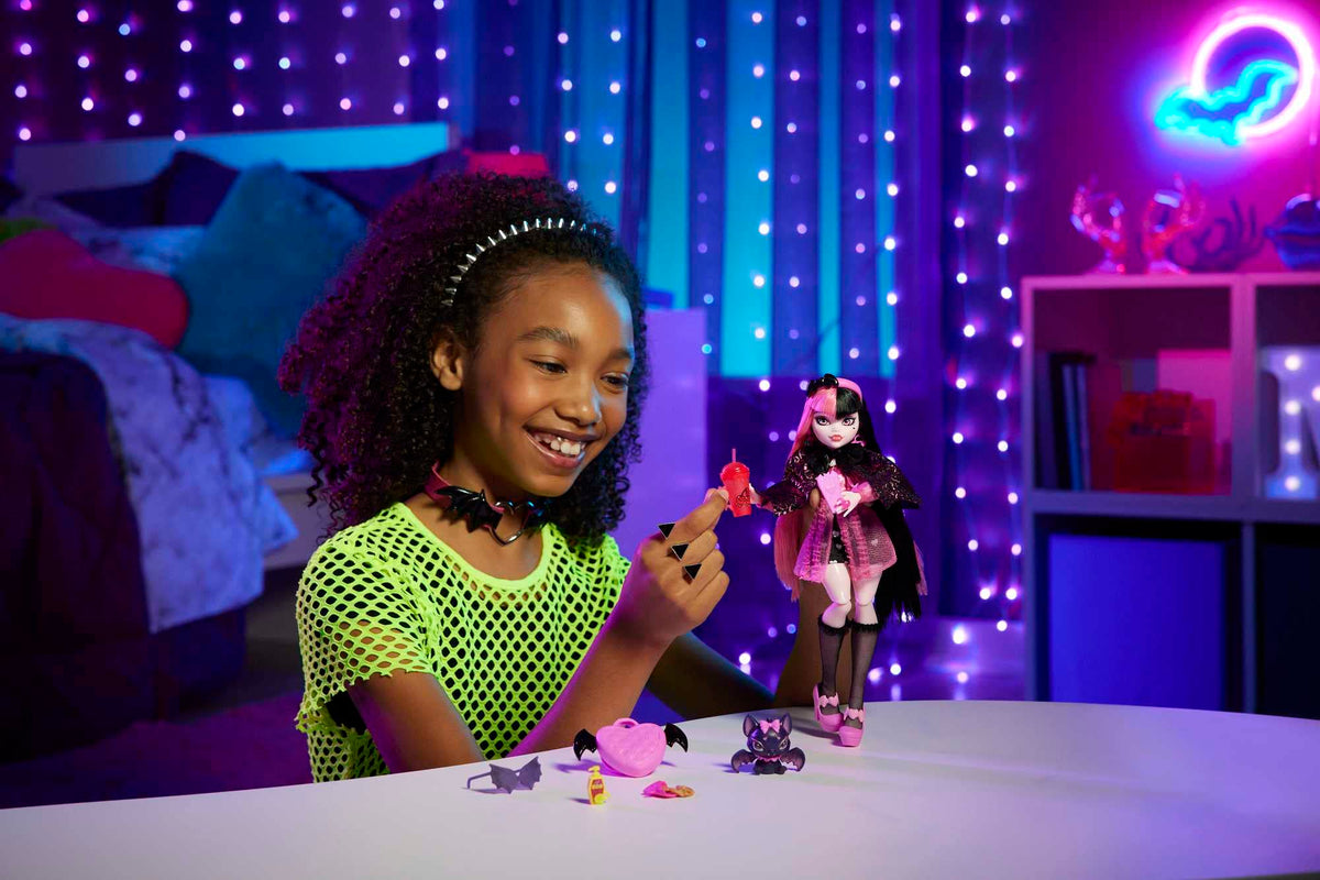 Monster High Doll with Pink & Black Hair T11902